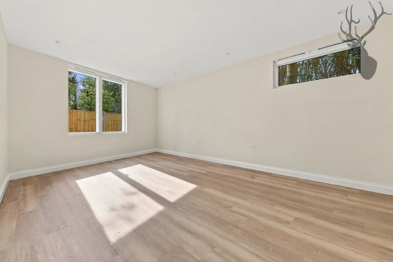 High Road, Chigwell, IG7, photo 7