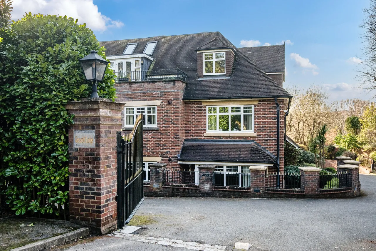 2 bed property for sale, Grayswood Road, Haslemere, GU27