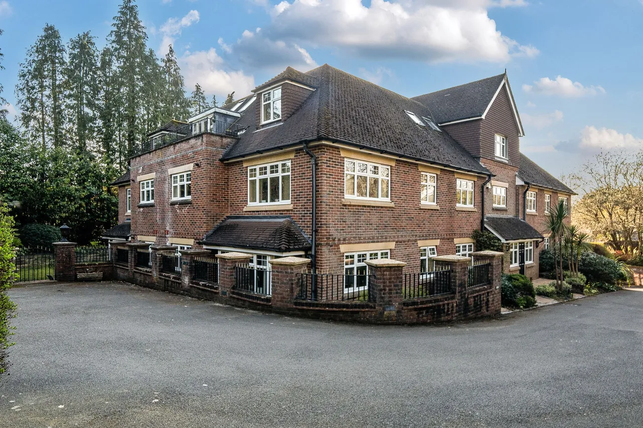 Grayswood Road, Haslemere, GU27, photo 3