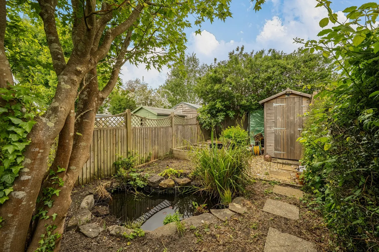 Gloucester Road, Sparrows Green, TN5, photo 14