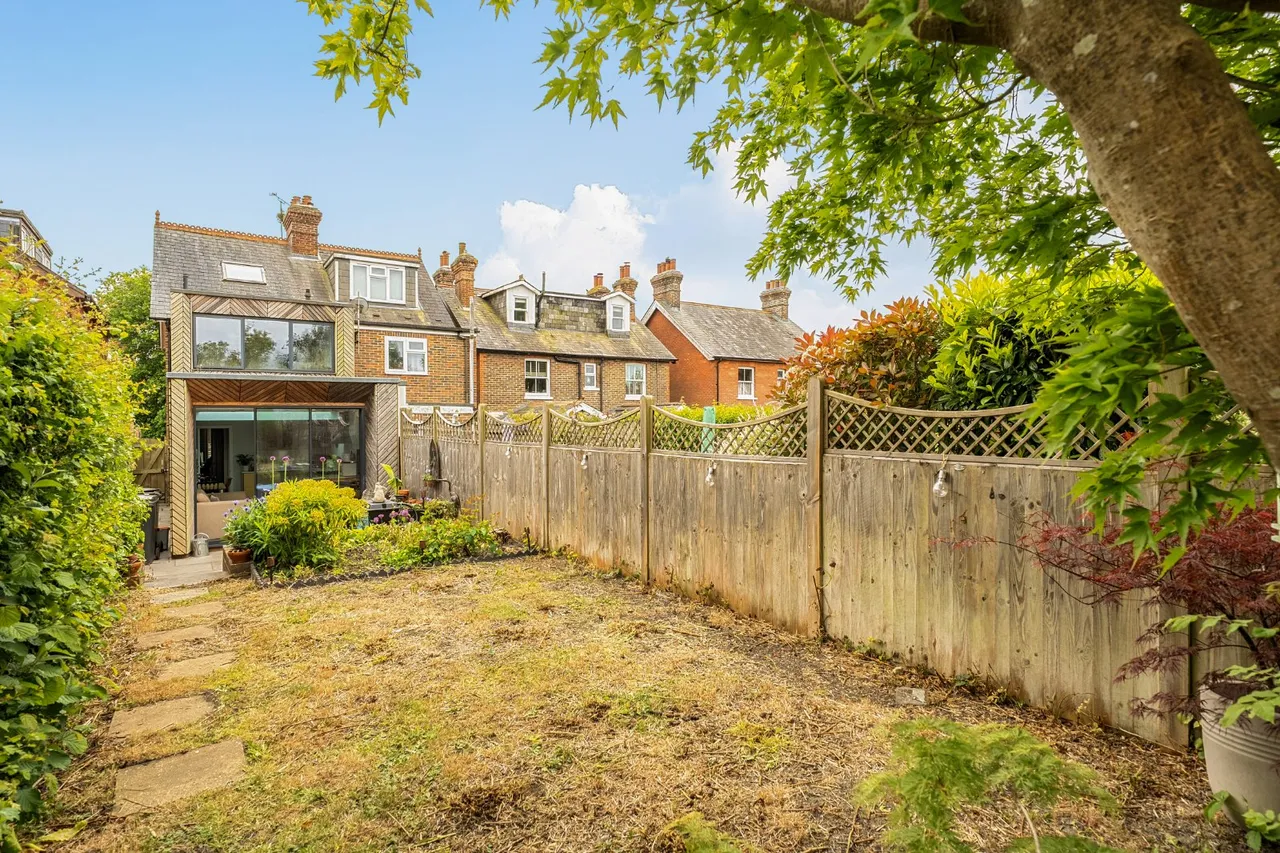 Gloucester Road, Sparrows Green, TN5, photo 12