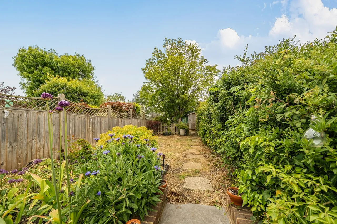 Gloucester Road, Sparrows Green, TN5, photo 13