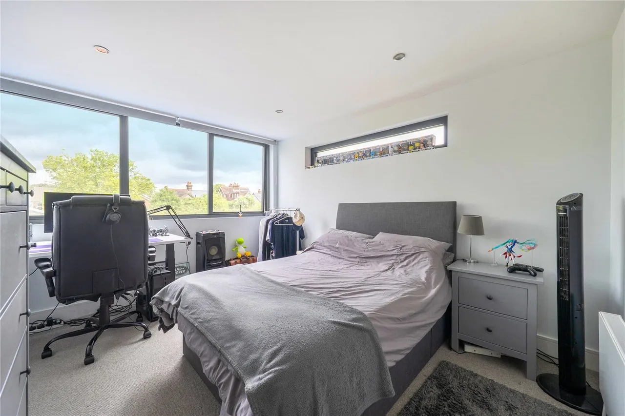 Gloucester Road, Sparrows Green, TN5, photo 10