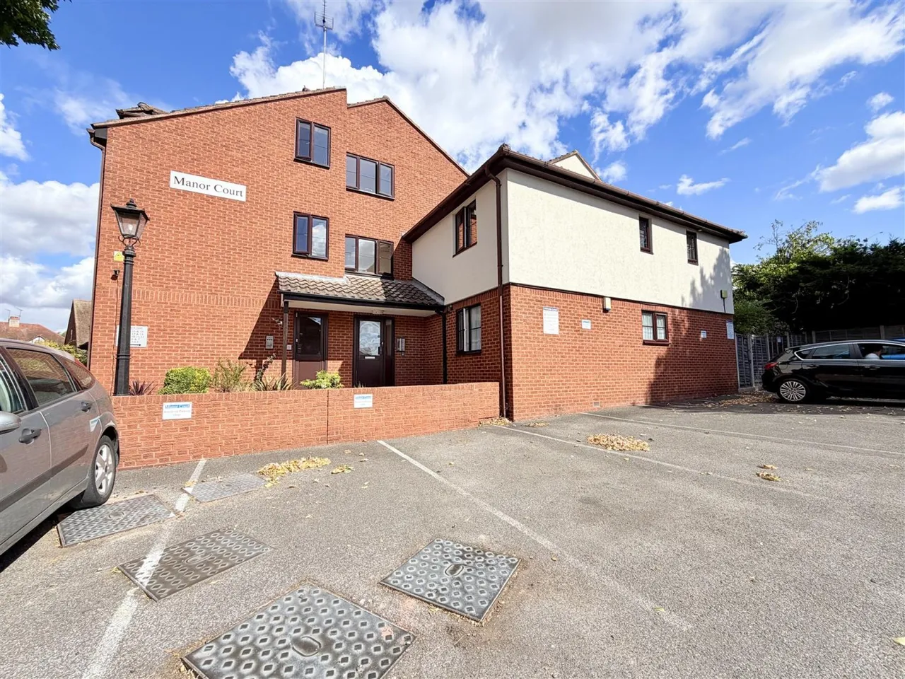 1 bed flat for sale, Manor Road, Waltham Abbey