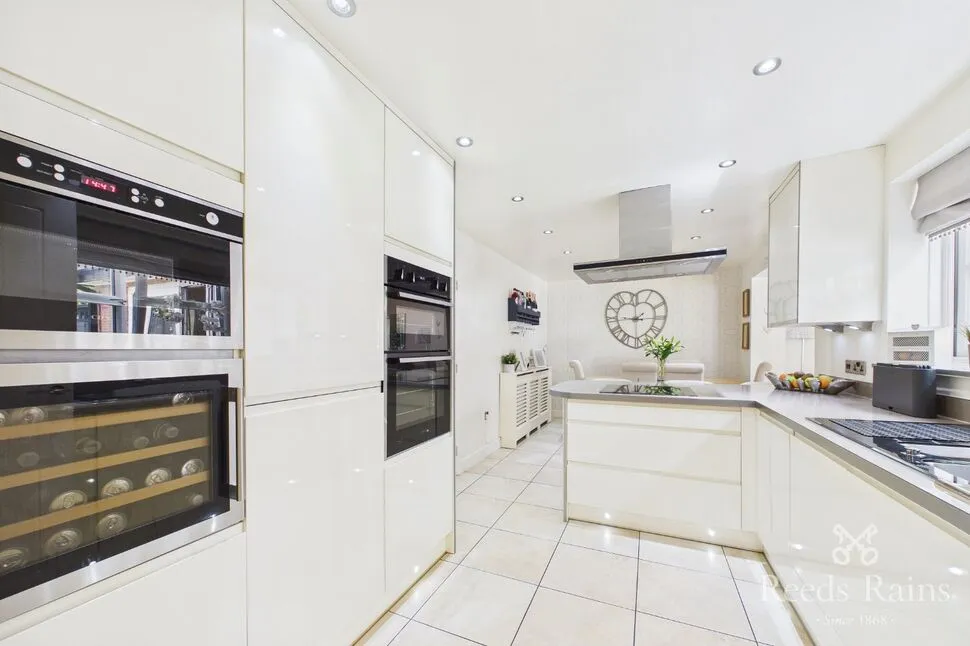 Troon Close, Euxton, PR7, photo 5