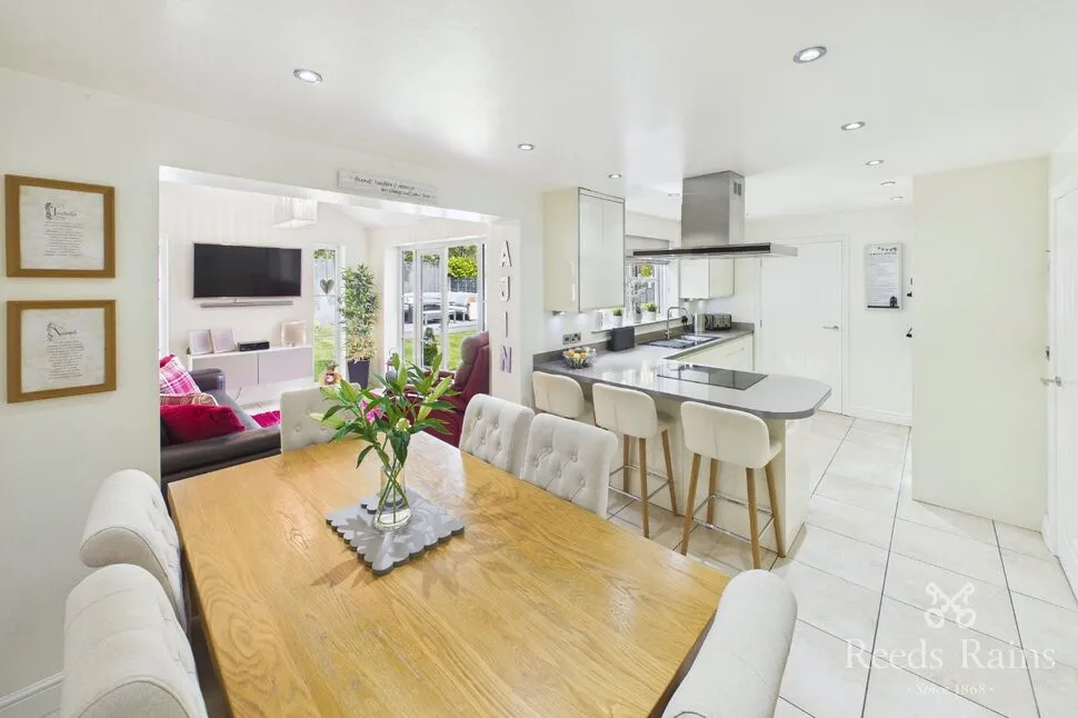 Troon Close, Euxton, PR7, photo 3