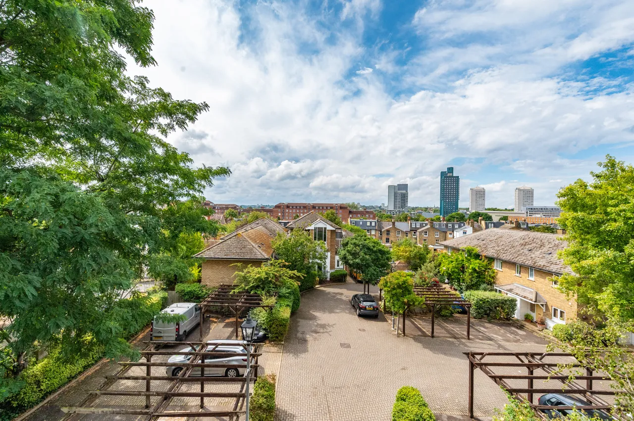12 Berisford Mews, London, photo 7