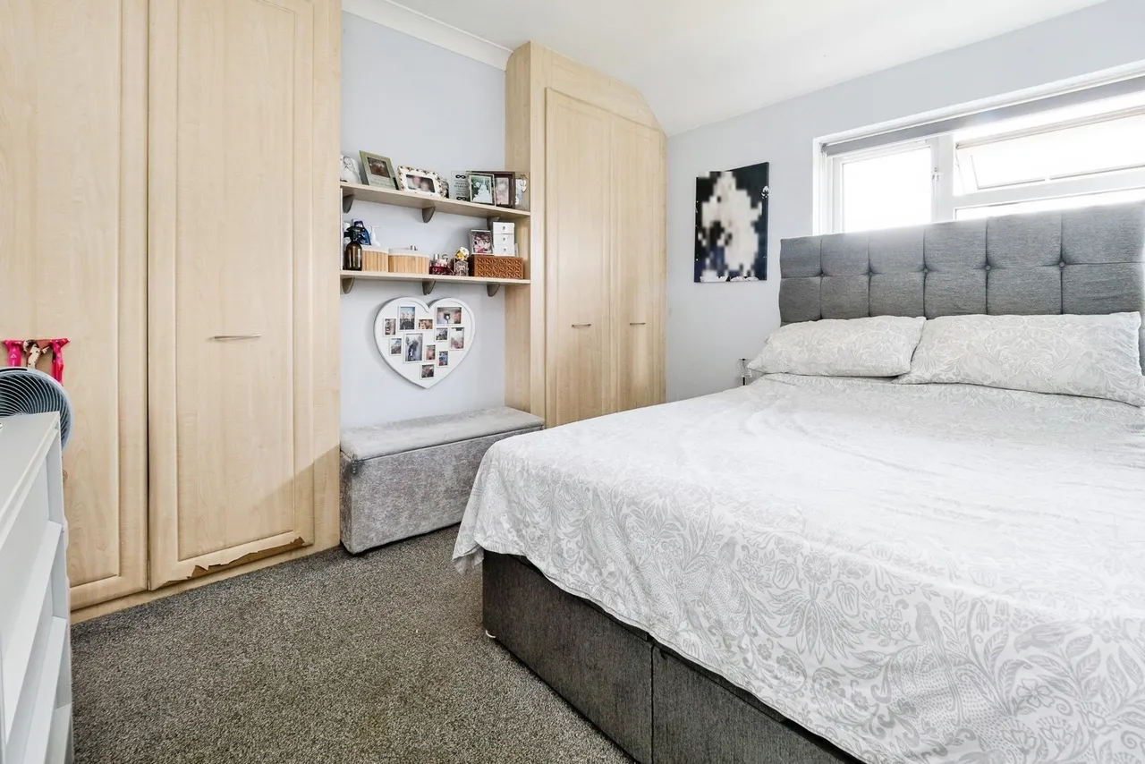 Spinney Gardens, Dagenham, RM9, photo 6