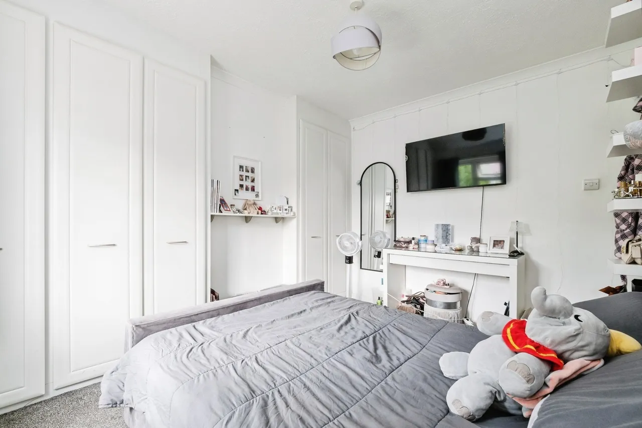 Spinney Gardens, Dagenham, RM9, photo 18