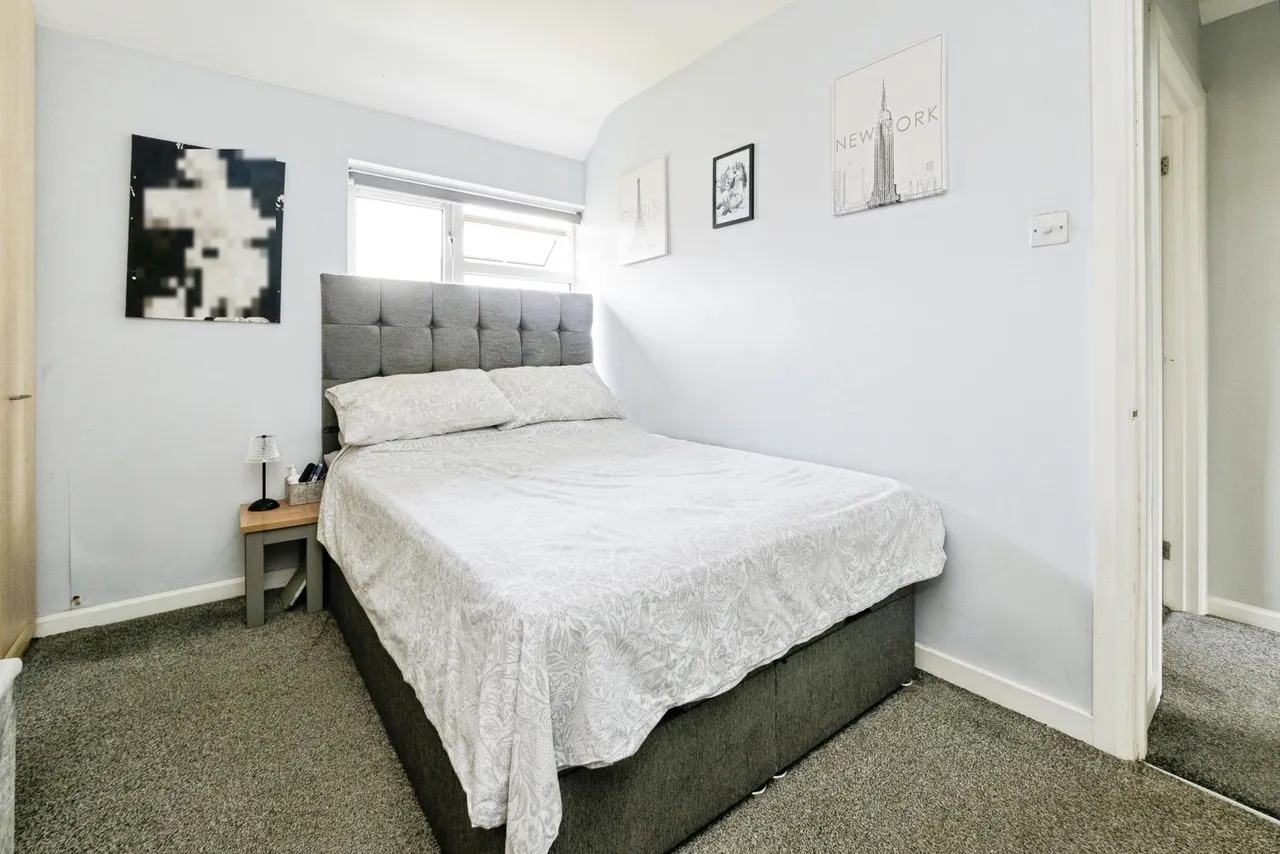 Spinney Gardens, Dagenham, RM9, photo 11