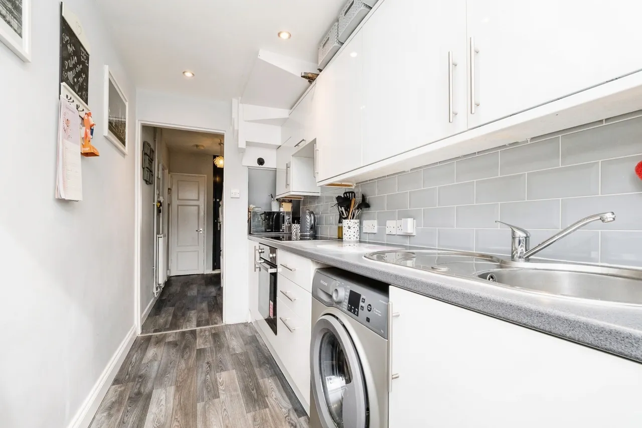 Spinney Gardens, Dagenham, RM9, photo 12