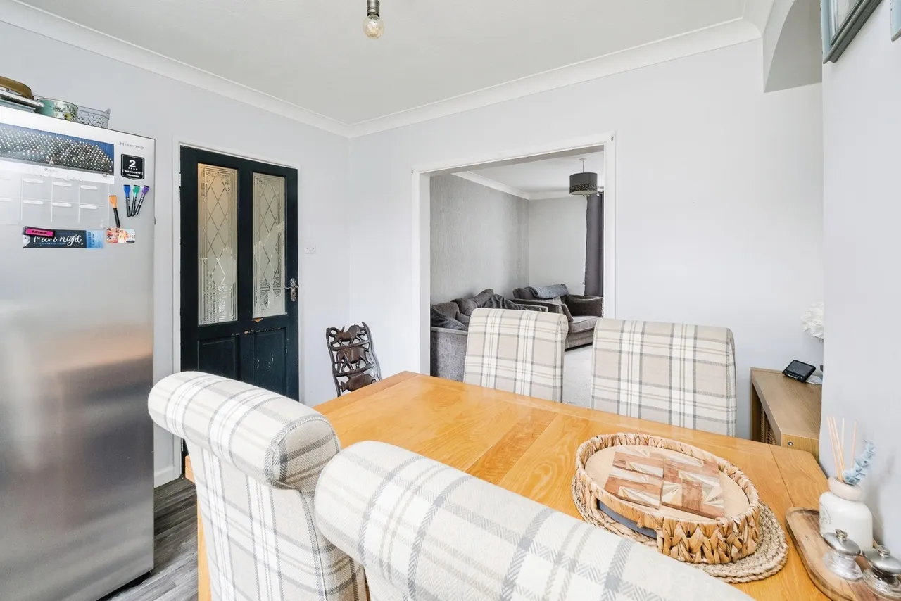 Spinney Gardens, Dagenham, RM9, photo 4