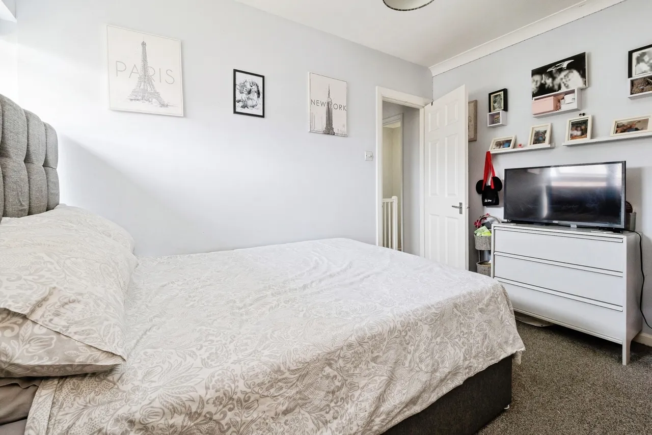 Spinney Gardens, Dagenham, RM9, photo 7