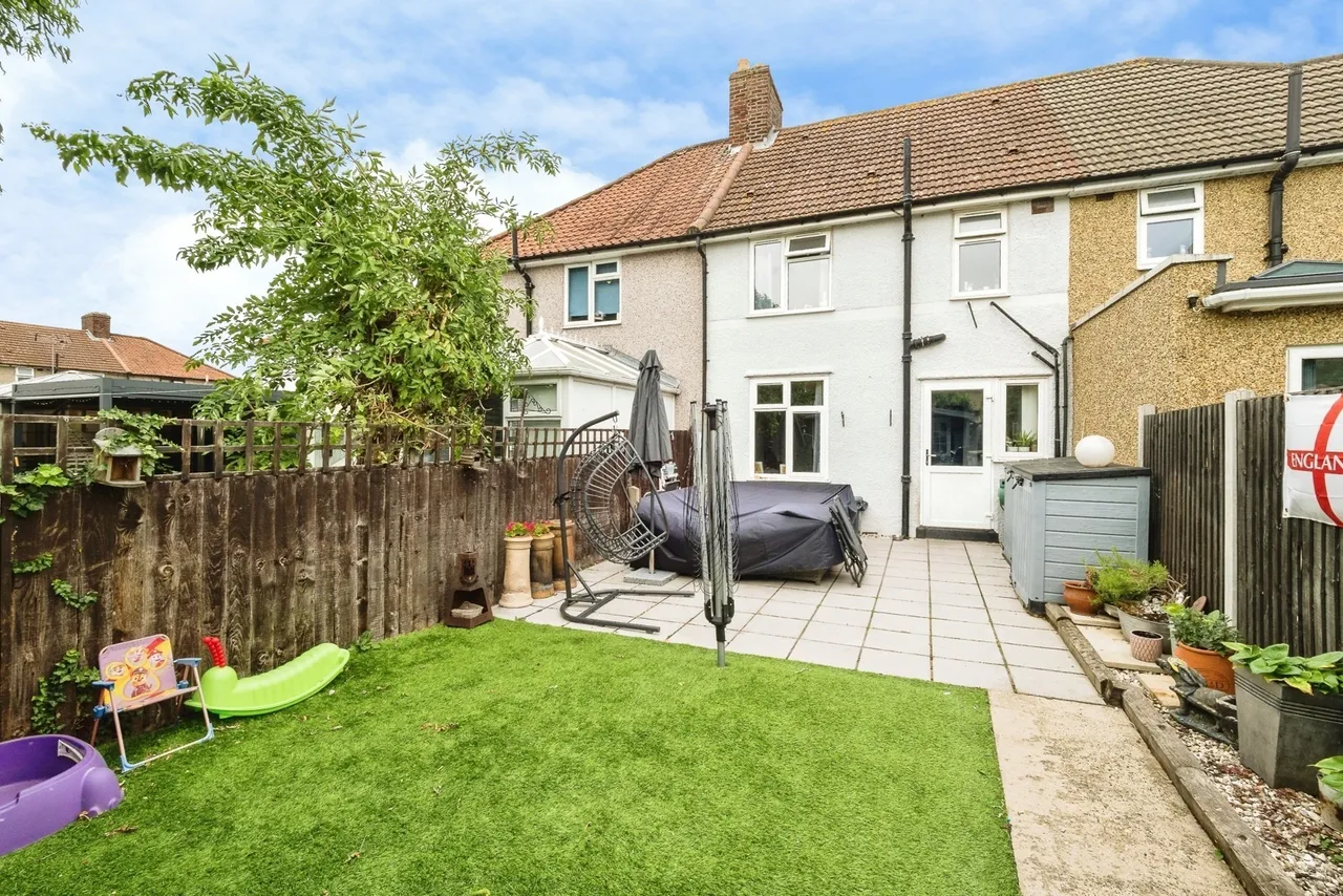 Spinney Gardens, Dagenham, RM9, photo 9