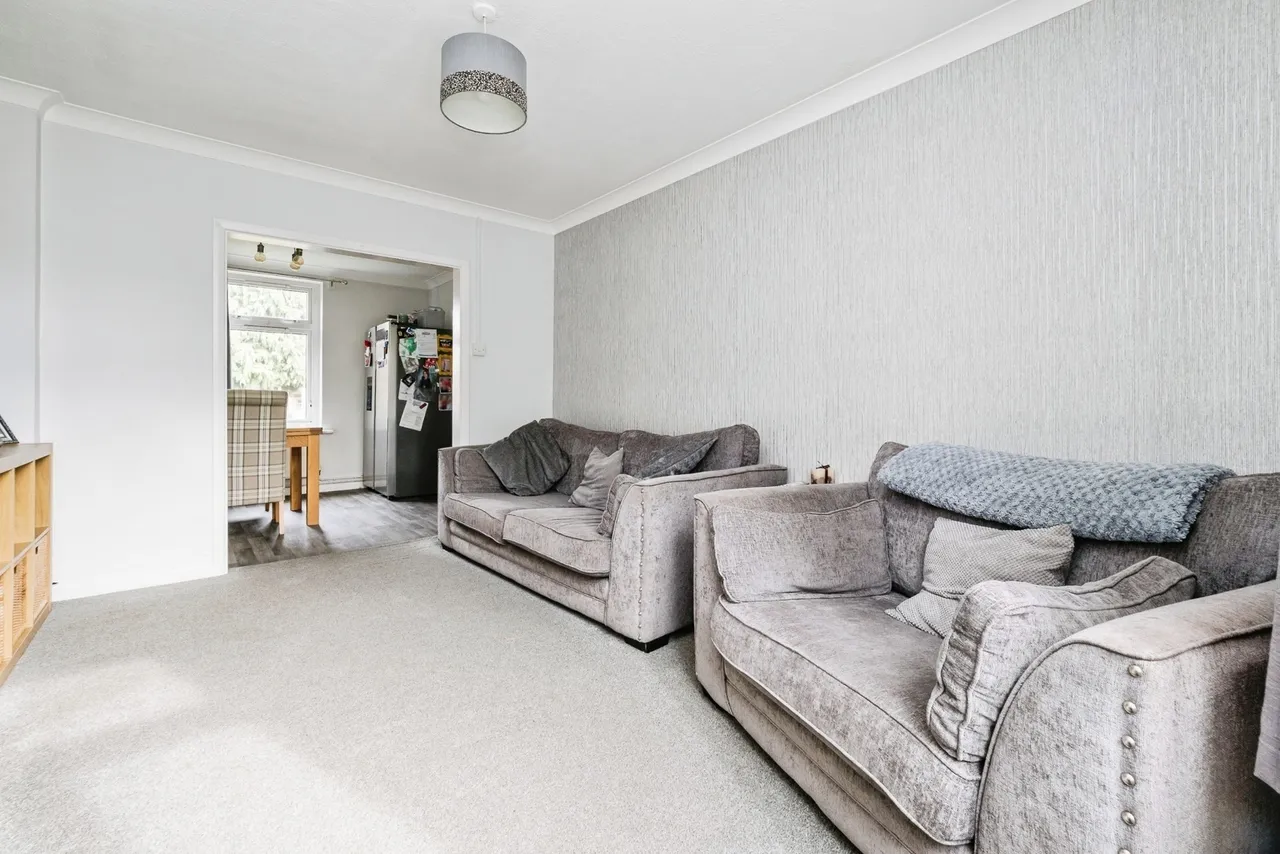 Spinney Gardens, Dagenham, RM9, photo 15