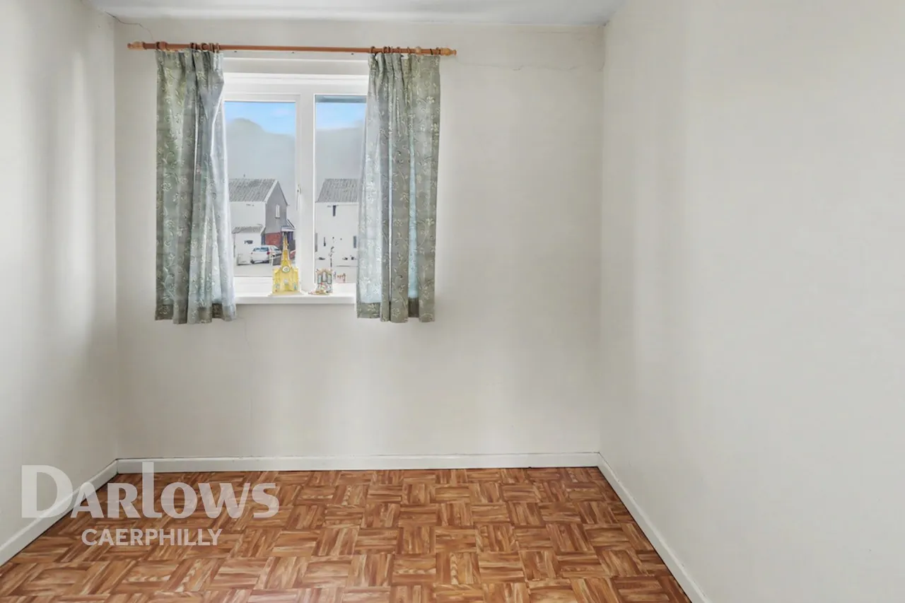 Mardy Crescent, Caerphilly, photo 14