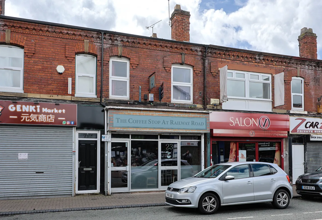 property to rent, Railway Road, Leigh