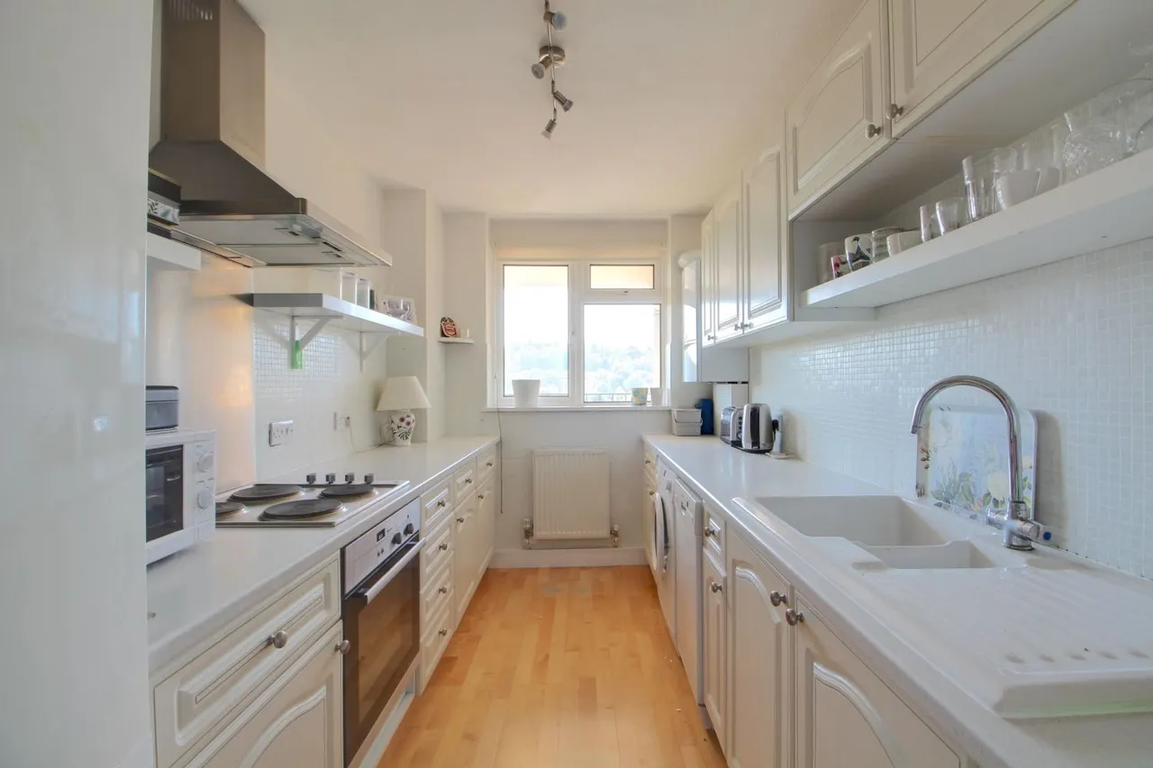 Monterey Court, Varndean Park Estate, BN1, photo 7