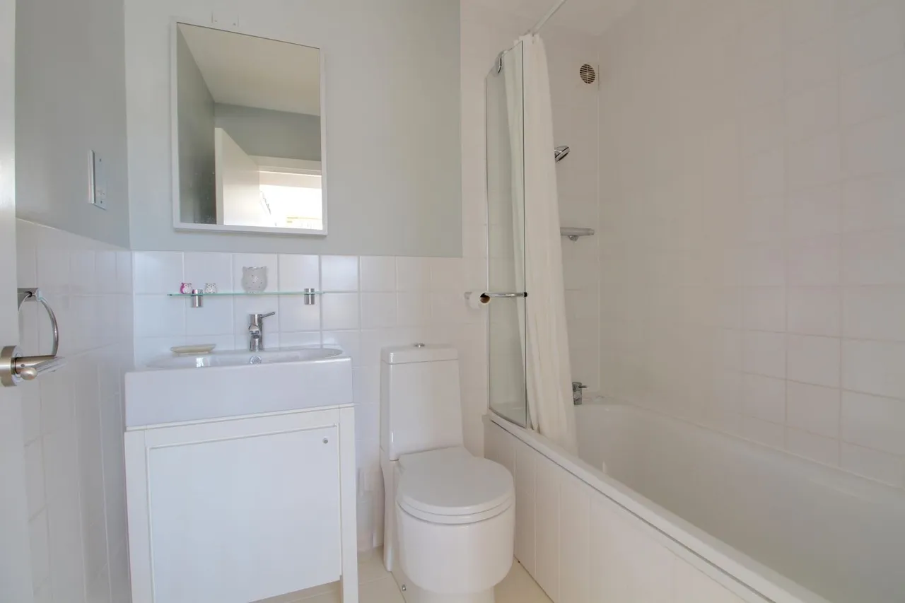 Monterey Court, Varndean Park Estate, BN1, photo 9