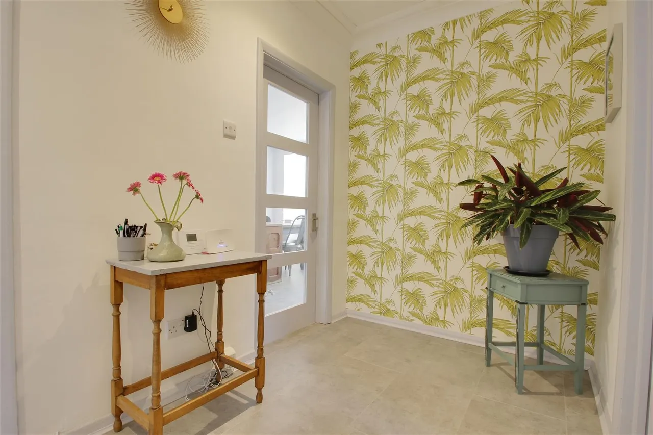 Melrose Close, Worthing, photo 12