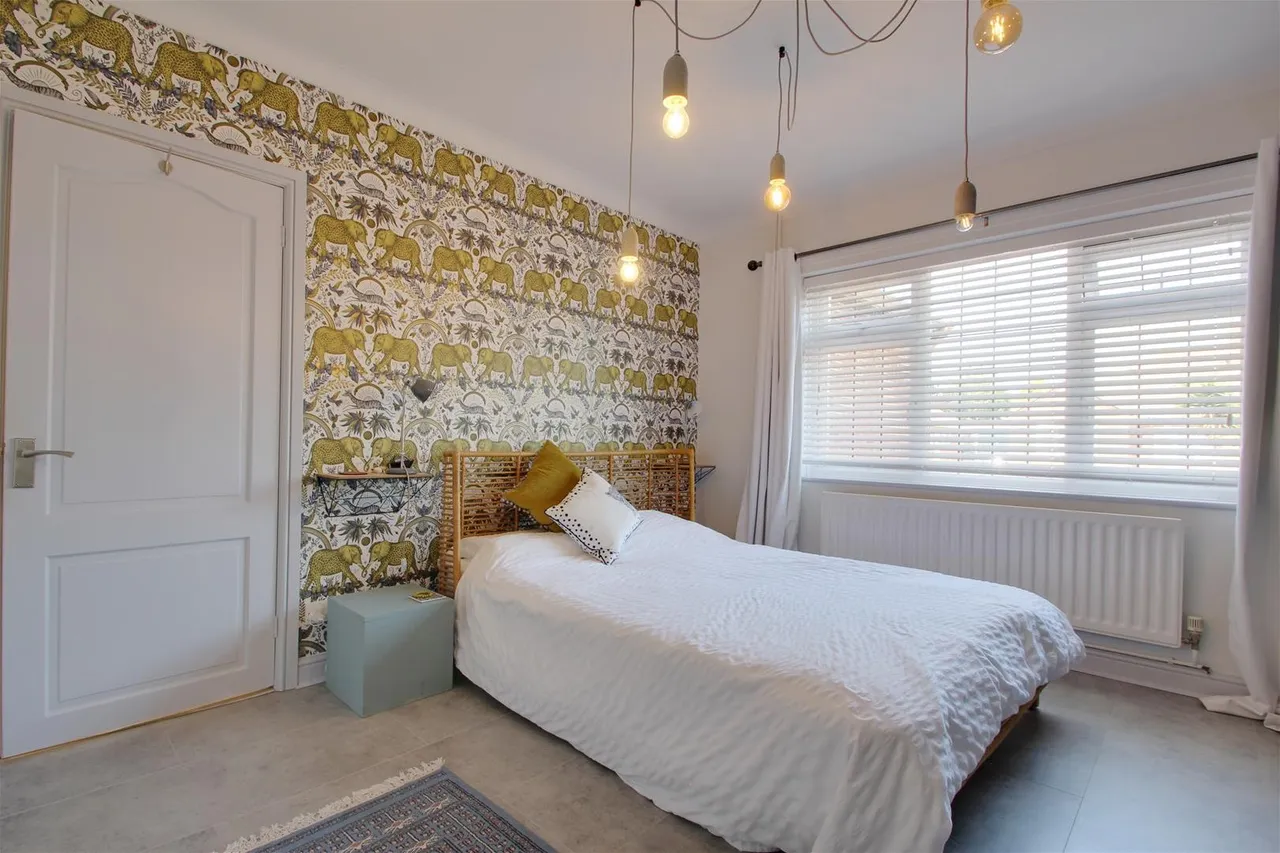 Melrose Close, Worthing, photo 6