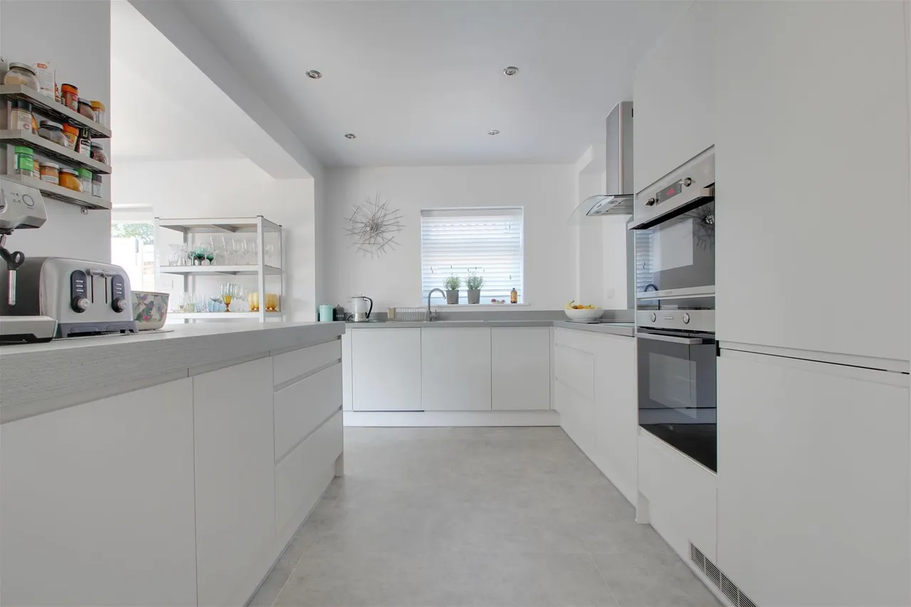 Melrose Close, Worthing, photo 7