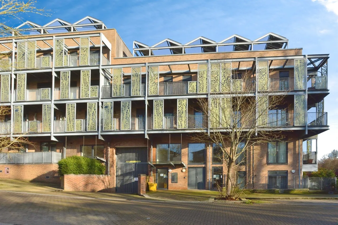 2 bed flat for sale — Dalgin Place, Campbell Park, Milton Keynes