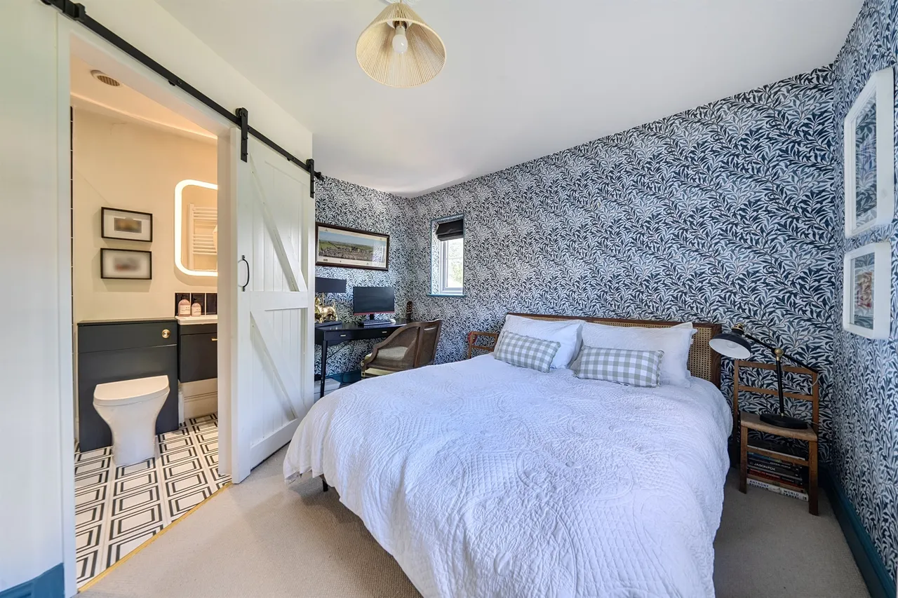 London Road, Marlborough, photo 11