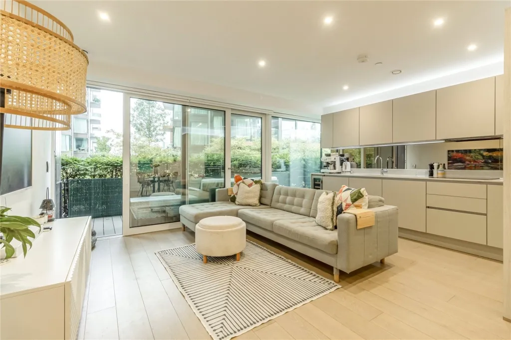 3 bed flat for sale, Brigadier Walk, Woolwich, SE18