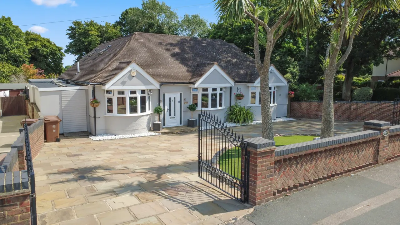5 bed house for sale, Maidstone Road, Gillingham, ME8