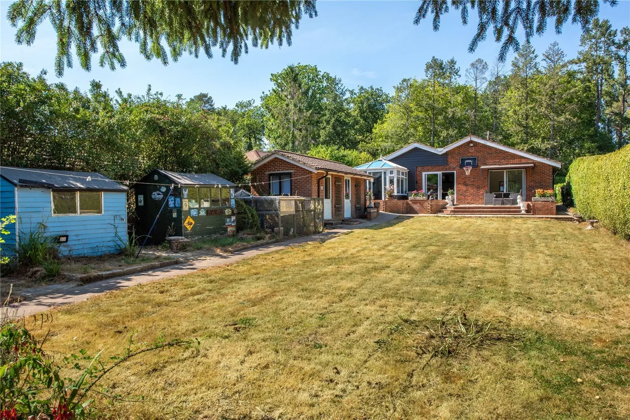Gadbrook Road, Betchworth, RH3, photo 17