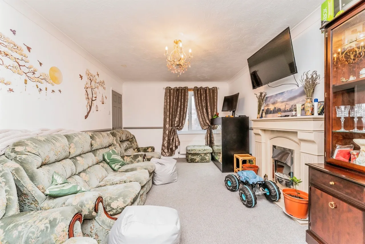 Applegarth Close, Corby, NN18, photo 5