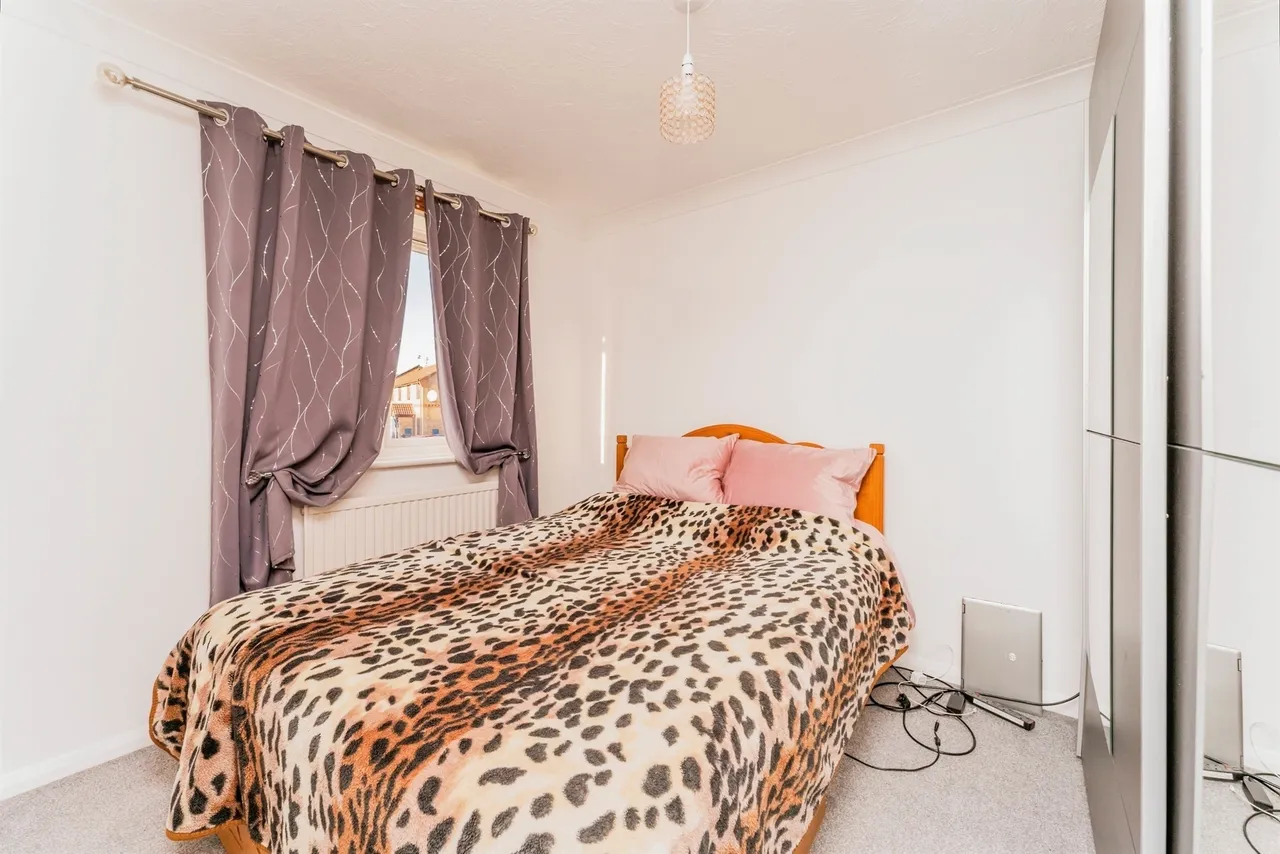 Applegarth Close, Corby, NN18, photo 10