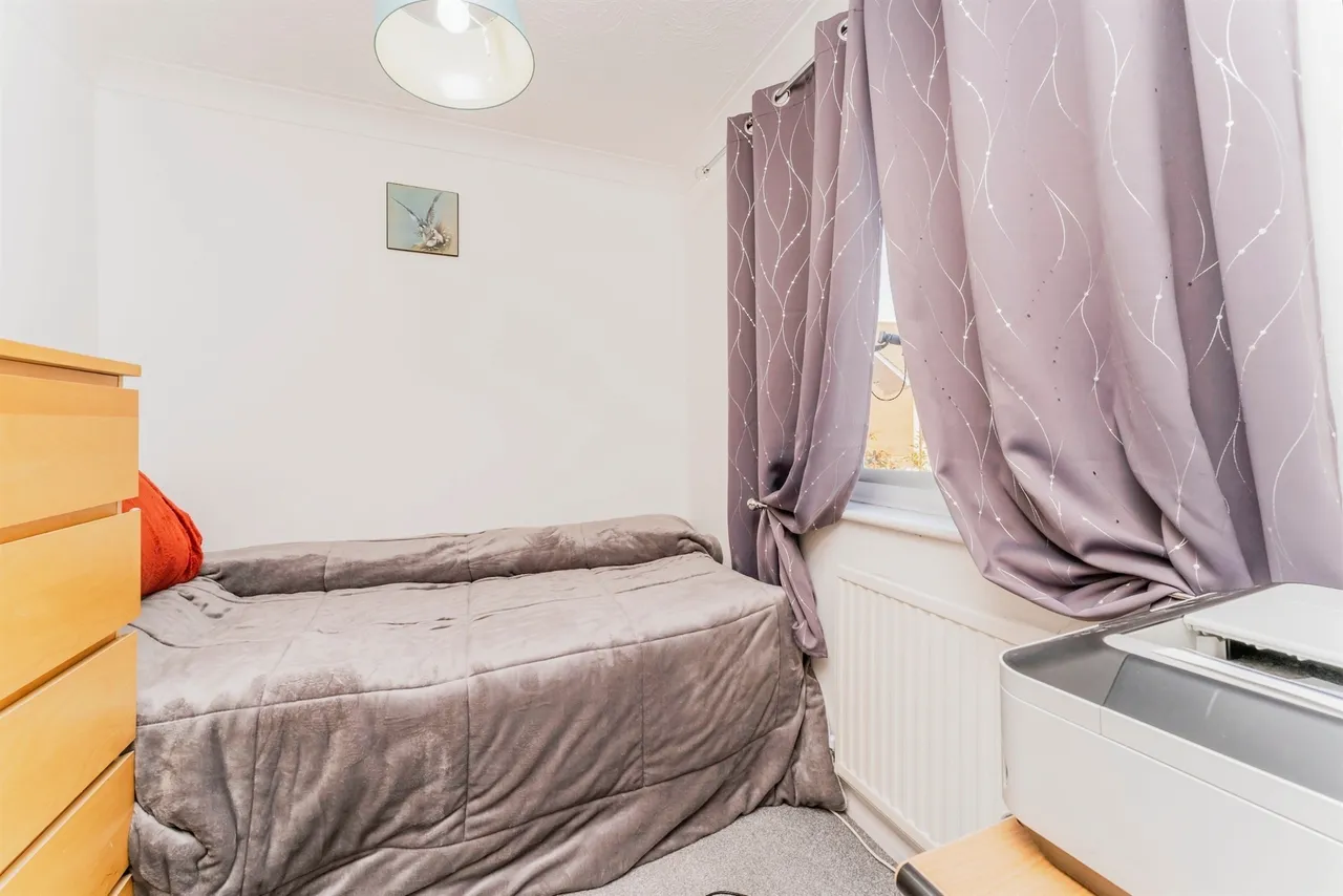 Applegarth Close, Corby, NN18, photo 11