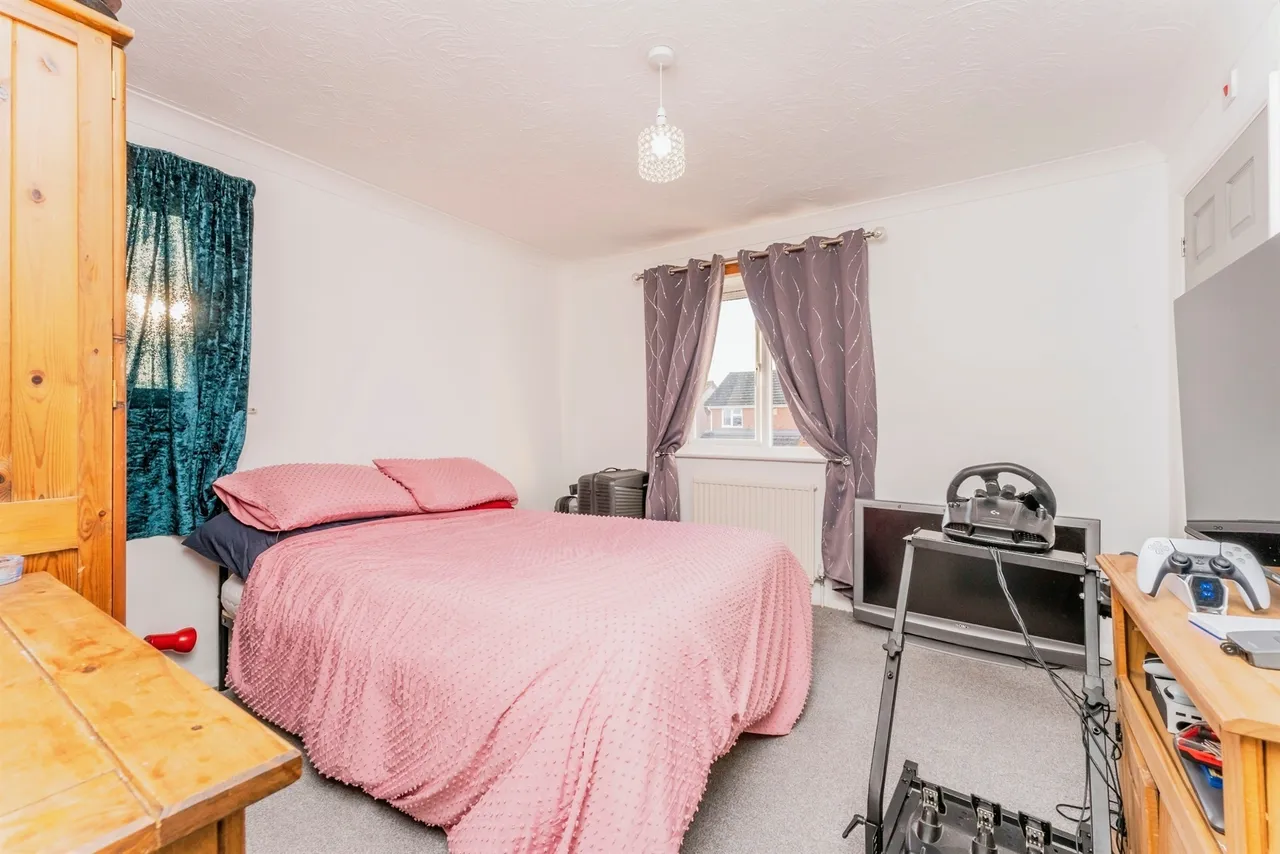 Applegarth Close, Corby, NN18, photo 9