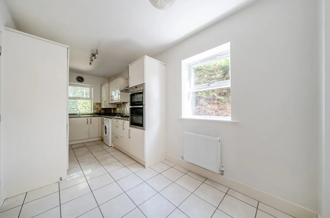 Brook Lane, Sarisbury Green, SO31, photo 2