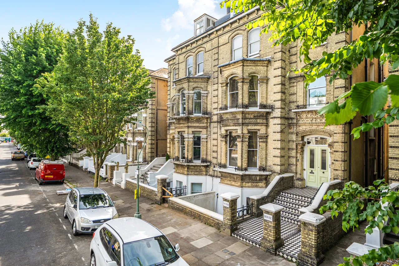 3 bed flat for sale — Salisbury Road, Hove, BN3