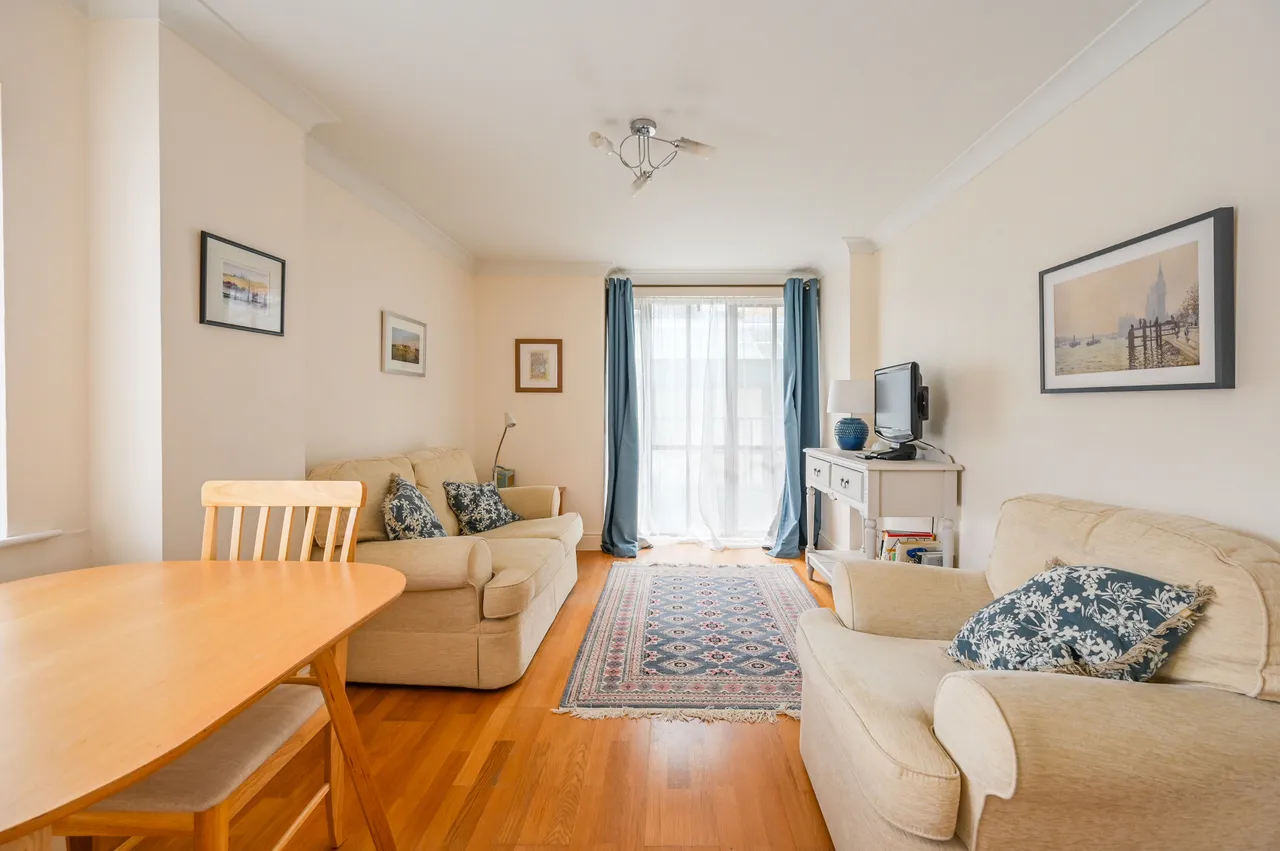 2 Taffrail House, Burrells Wharf Square, London, photo 4