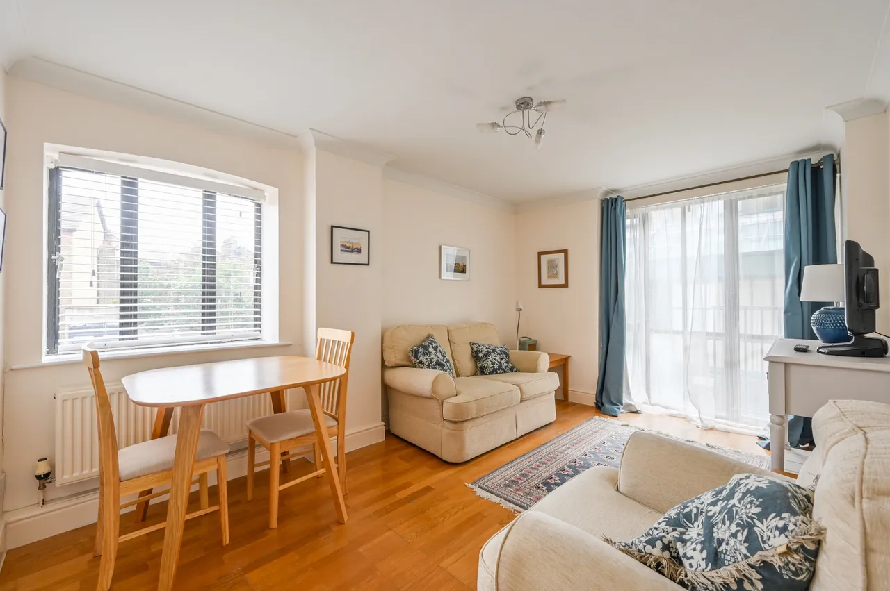2 Taffrail House, Burrells Wharf Square, London, photo 3