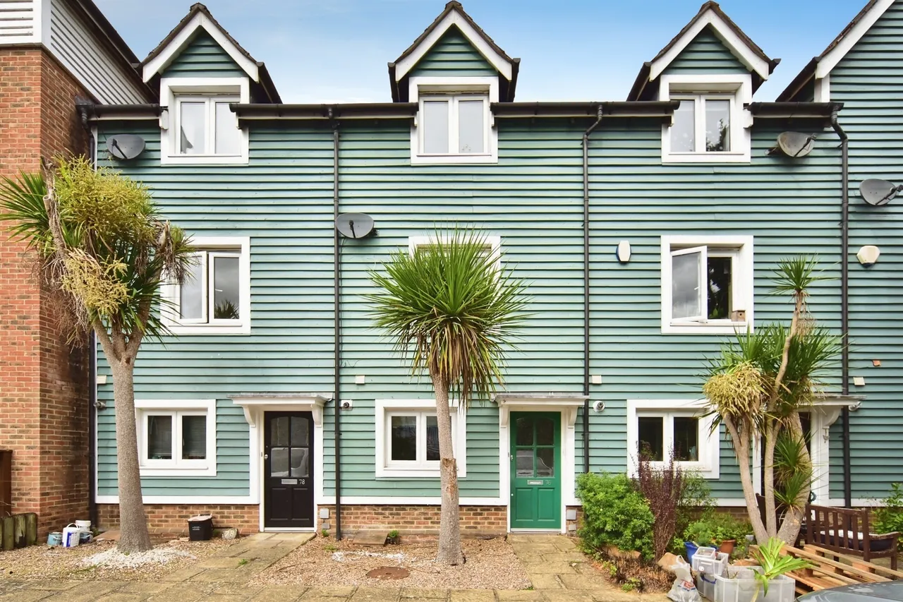3 bed house for sale — The Lakes, Larkfield, Aylesford