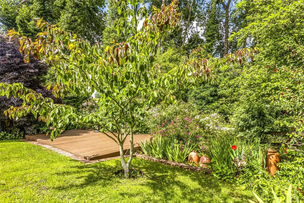Wallace Square, Lavington Park, Petworth, West Sussex, GU28 0FJ, photo 12