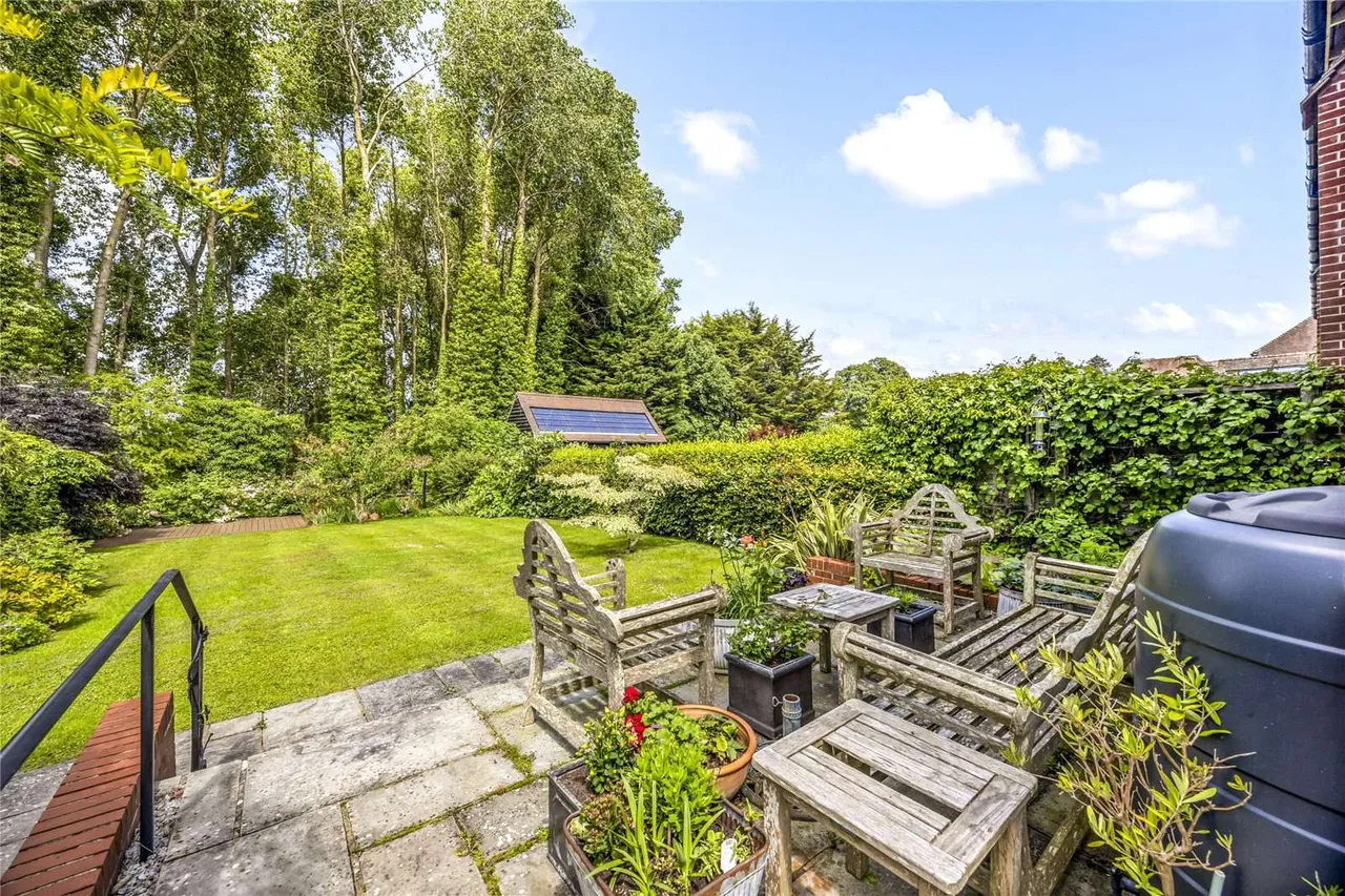 Wallace Square, Lavington Park, Petworth, West Sussex, GU28 0FJ, photo 9