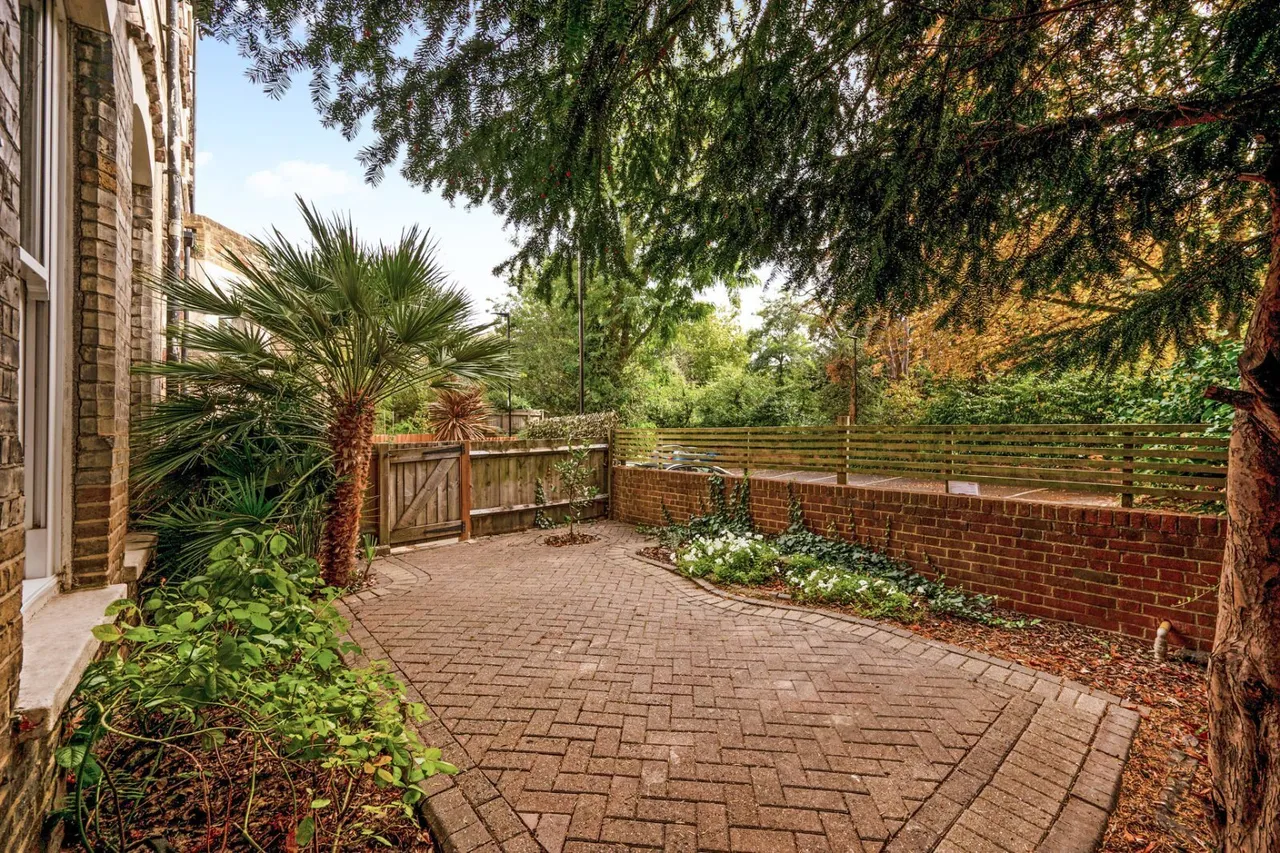 Hornsey Lane, London, N6, photo 13
