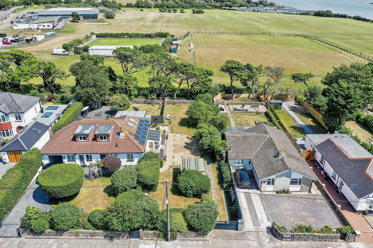 Clevedon Avenue, Sully, CF64, photo 6