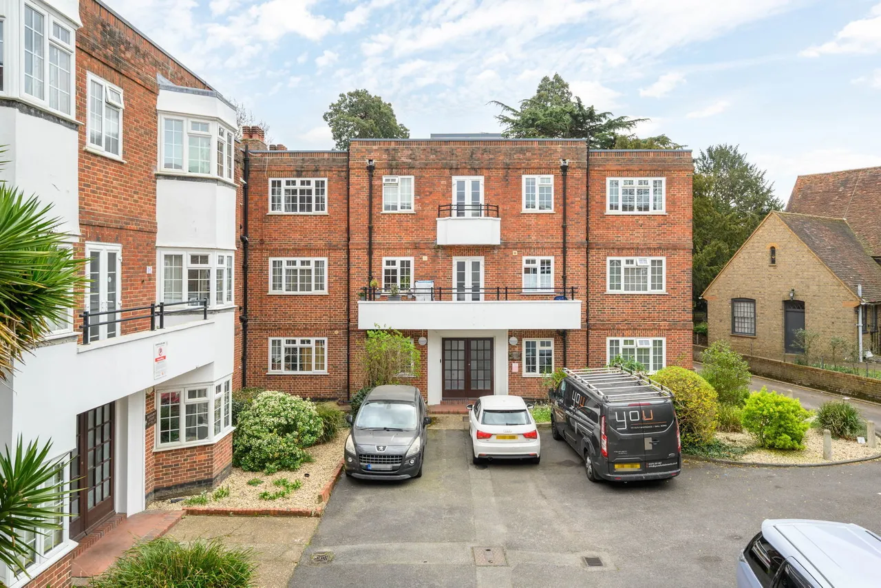 Church Street, Walton-on-thames, KT12, photo 8