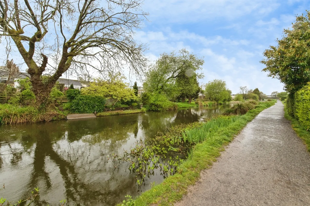 Chilcott Close, Tiverton, photo 6