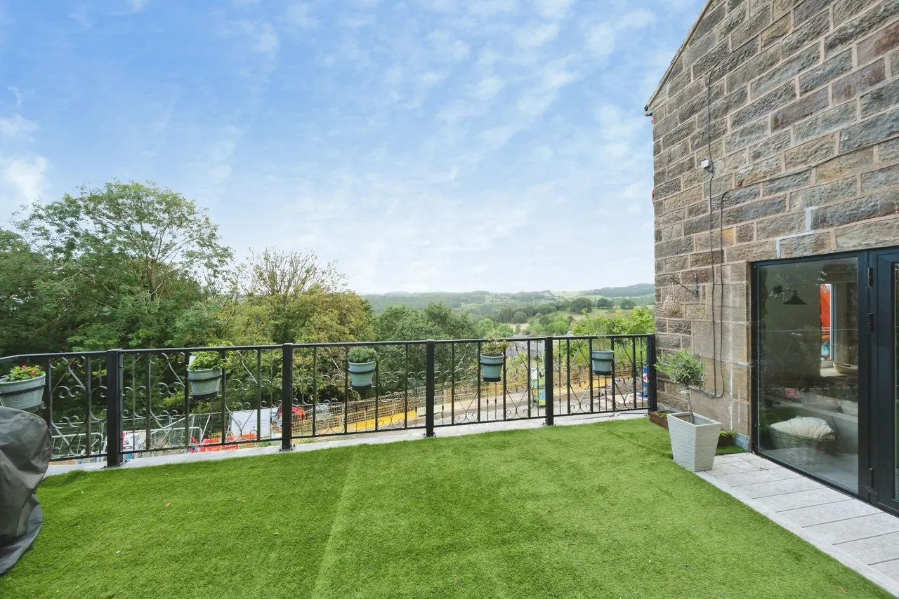 Lea Shaw, Matlock, DE4, photo 32