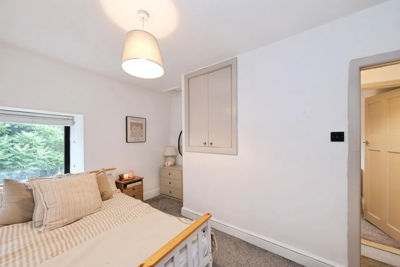 Lea Shaw, Matlock, DE4, photo 26