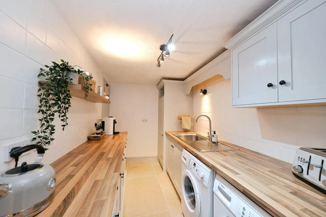 Lea Shaw, Matlock, DE4, photo 11