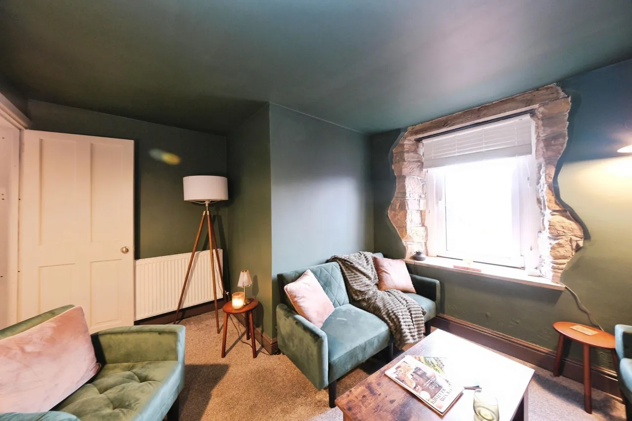 Lea Shaw, Matlock, DE4, photo 14